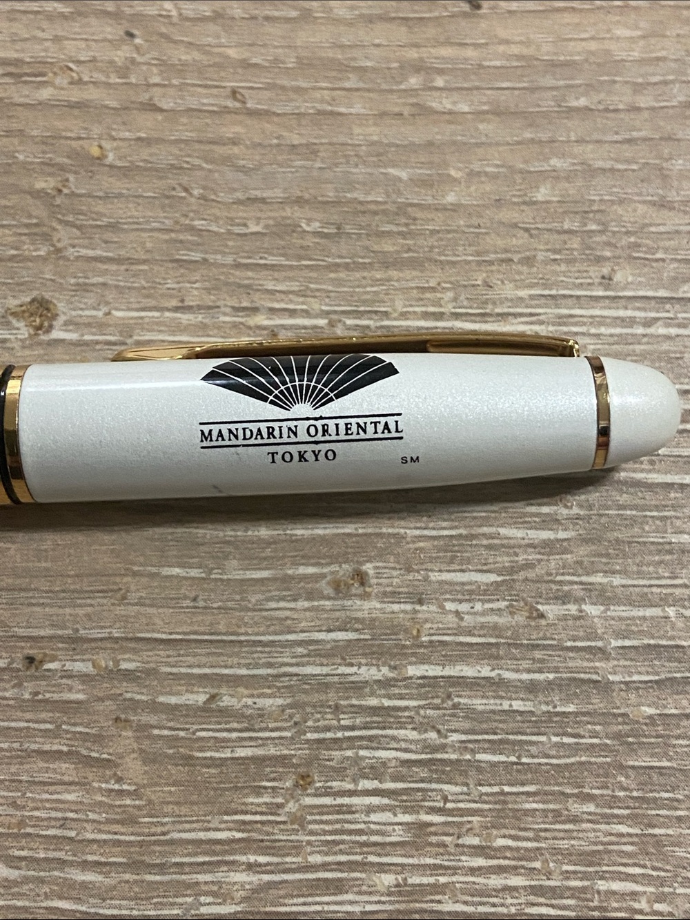 Mandarin Oriental Tokyo White & Gold Logo Ballpoint Pen